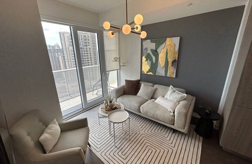 Willowdale Condo | Beautiful 2-Br, 2-Bath Easy Public Transit/Parking