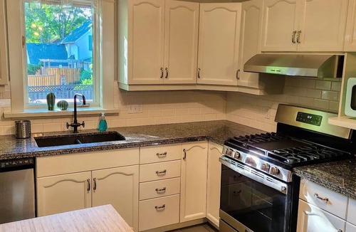 Waterloo House | Beautiful 3 bedroom century home steps from uptown