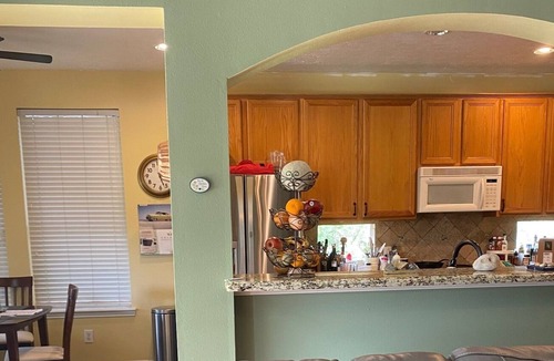 Spring House | Beautiful 3bedroom2bath with Pool/Jacuzzi