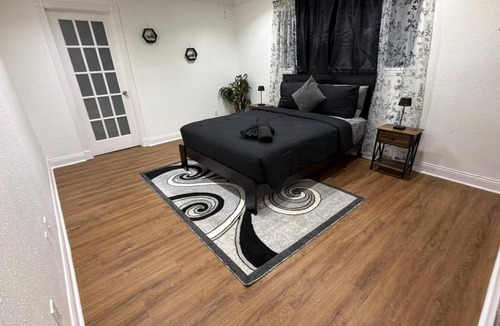 Spring House | Beautiful 5-bedroom house with AC in charming Spring
