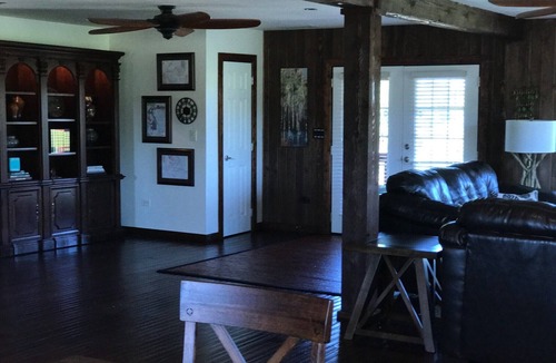 Mesquite House | Beautiful Cedar Country 3 bedroom home