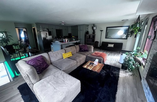 Turnagain House | Beautiful cozy modern 3BR 2 bath Retreat and Luxury Master shower & Private Deck