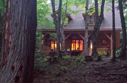 North Frontenac House | Beautiful Log Home on Quiet Private Lake