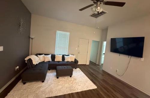 Fort Worth House | Beautiful modern 3 bed 2 bath