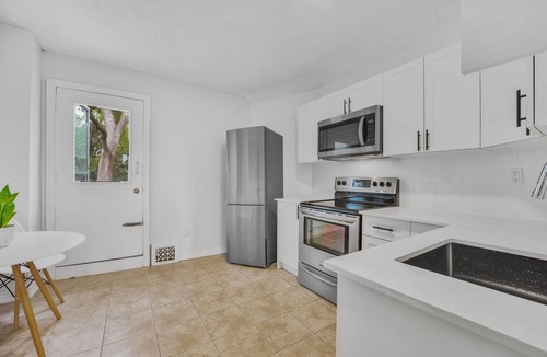 Greenwood - Coxwell Apartment | Beautiful modern and cozy 1-bedroom + loft apartment in East Toronto