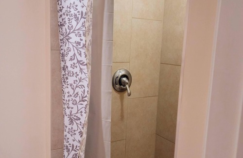 Pointe Claire Condo | Beautiful Private Studio near Montreal airport (YUL),