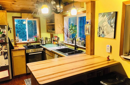 Talkeetna Cabin | Beautiful, private 2-bedroom cabin only a few miles from downtown Talkeetna