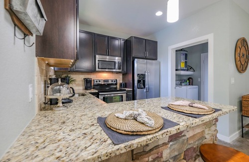 North Central Carrollton House | Beautiful Private Guest House