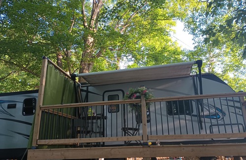 Rideau Lakes House | Beautiful RV on Benson Lake