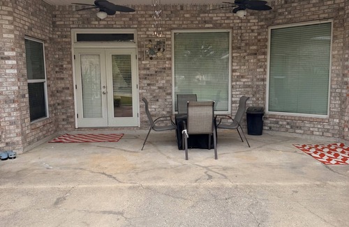 Slidell House | Beautiful, spacious 3br/2.5 bath home with easy access to shopping and dining