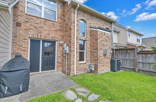 Klein House | Beautifully maintained townhome in Gleannloch