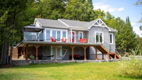 Val-des-Monts House | Beauty, tranquility, spa, winter wonderland