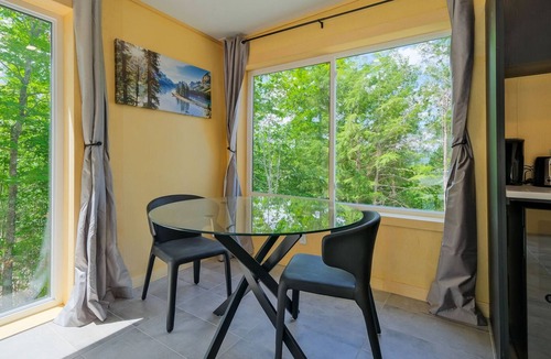 La Conception Cabin | Bel Air Tremblant ANTARCTICA : 1 CHAMBRE, JACUZZI, SAUNA