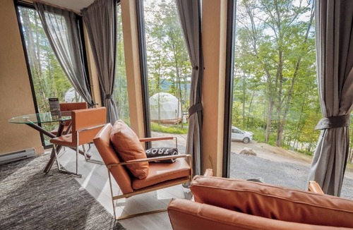 La Conception Cabin | Bel Air Tremblant MINI ANTARCTICA : 1 LIT KING, JACUZZI, SAUNA