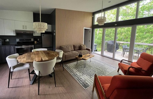 La Conception Villa | Bel Air Tremblant CLAIR DE LUNE : 2 CHAMBRES, JACUZZI PRIVÉ