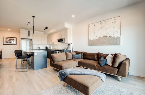 District d'Aylmer Apartment | Belmont Properties Short-Term Rentals