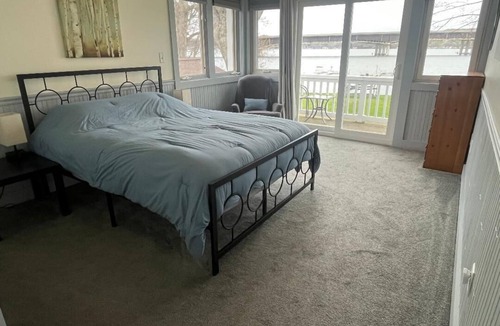 Bemus Point House | Bemus Point Lakefront cottage