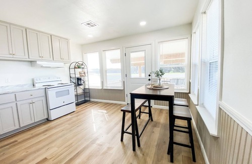 Pierre Part House | Bernitas Point ON Belle River- ASK ABOUT Alligator Season Special SEPT-DEC!