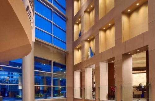 Uptown Hotel | Best Value, Quality Stay! With Swimming Pool, Pets Allowed, Close to Bayou Bend