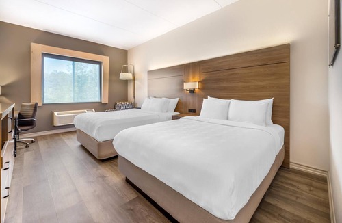 Gananoque Hotel | Best Western Plus 1000 Islands Hotel & Suites