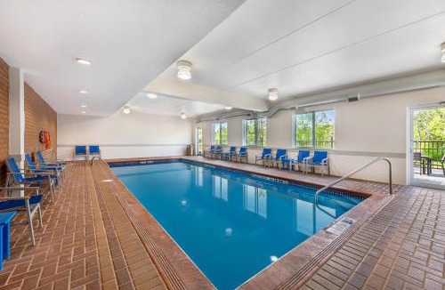Gananoque Hotel | Best Western Plus 1000 Islands Hotel & Suites- Newly Renovated