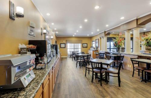 Clarendon Hotel | Best Western Plus Red River Inn