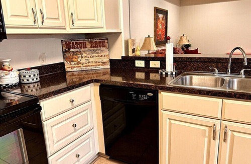 Tyler Apartment | Beststays@Sunrise Ruby a Duplex, Pet Friendly,Work Crews family nurses @‘