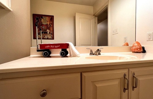Tyler Apartment | Beststays@Sunrise Ruby a Duplex, Pet Friendly,Work Crews family nurses @‘