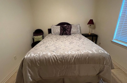 Tyler Apartment | Beststays@Sunrise Ruby a Duplex, Pet Friendly,Work Crews family nurses @‘