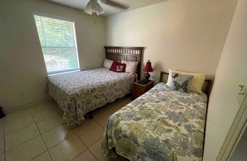 Tyler Apartment | Beststays@Sunrise Ruby a Duplex, Pet Friendly,Work Crews family nurses @‘