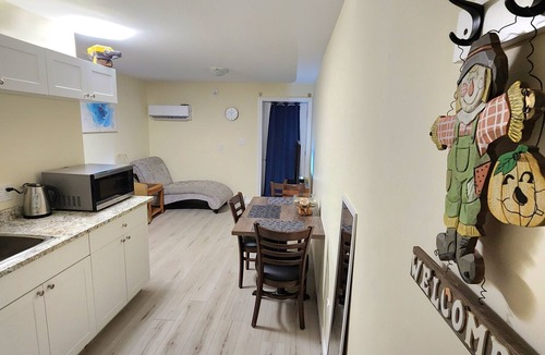 Arthur Apartment | Big 1 Bedroom Plus Den In Arthur - 3 Beds
