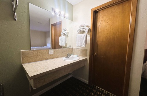 Broken Bow Hotel | Big 12 Motel Broken Bow Ne