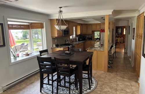 Bobcaygeon Cottage | Big Cat's Hideaway