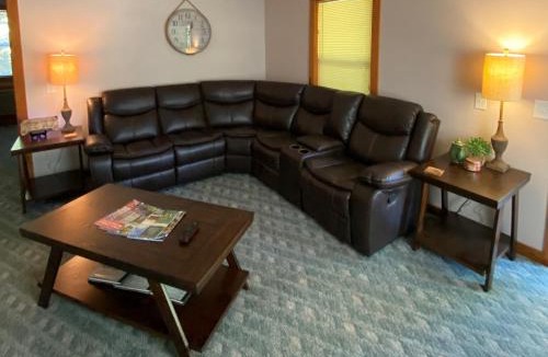 Eureka Springs House | Black Bear Cabin - Giant Spa Tub, Peaceful Location