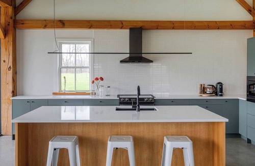 Picton House | Black Ridge Barn - Minimalist Restored Barn