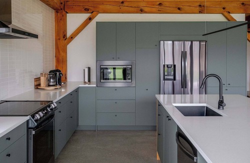 Picton House | Black Ridge Barn - Minimalist Restored Barn