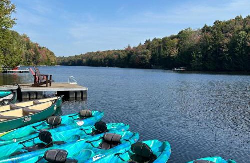 Fiddler Lake Resort Ski Chalet | Blue Bear Spa sauna private pool lake access