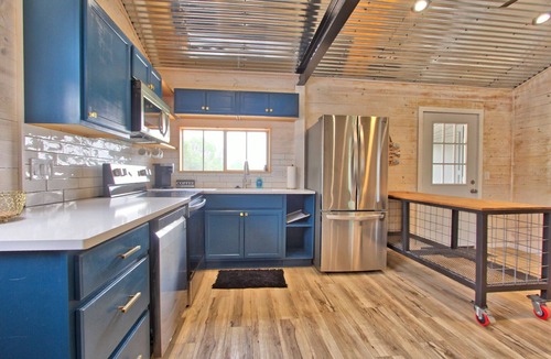 Blanco Cabin | Blue Jay Getaway - Walking Distance to Downtown Blanco!