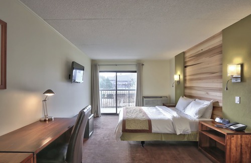 The Blue Mountains Hotel | Blue Mountain Resort Inn