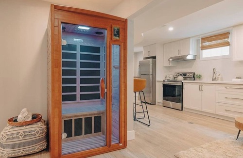 Midland House | Boho Hideaway w/Hot Tub, Sauna & Games