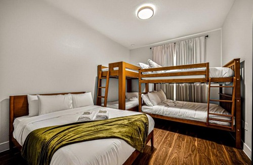 Dallas Apartment | Boho Luxe Apt with Resort Pool, Laundry, Parking