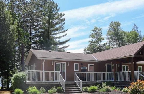 Algonquin Highlands Cottage | Boshkung Beach Paradise - Luxury 5BR Waterfront Cottage w/ Amazing Views