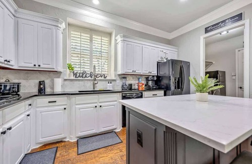 McKinney House | Botanical Oasis Resort 5BR 5BA PingPong Sleeps 20+
