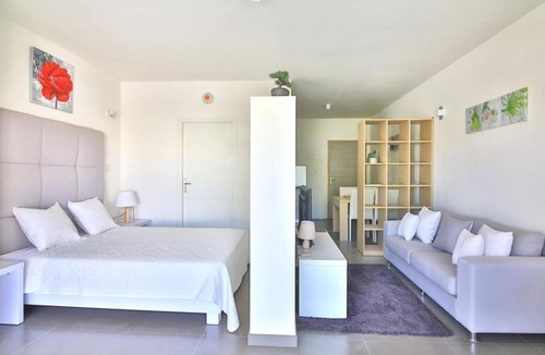 Rigaud Cabin | Boutic Studio Veaudreuil Rigaux Oka