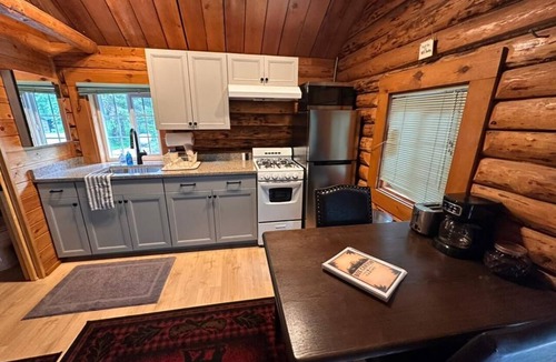 Bear Creek Cabin | Box Canyon Cabins