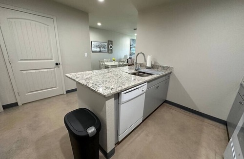 Clovis Apartment | Brand New Rest and Relaxation Apartments