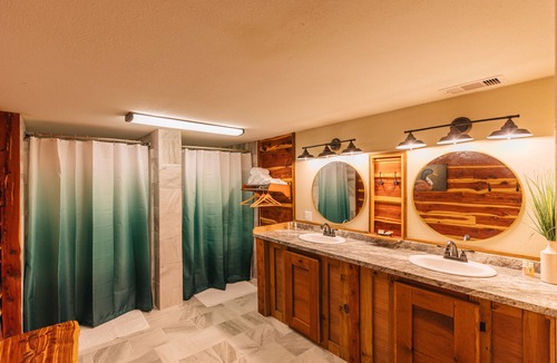 Nemo Cabin | Brazos River Lodge on 15 acres