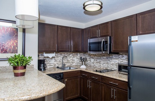 Lincoln Condo | Breakfast, Pool, Explore Univ of Nebraska