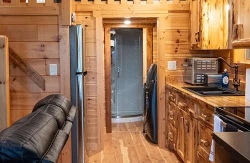 Marshall Cabin | Breathtaking 2BR escape w/scenic views & firepit