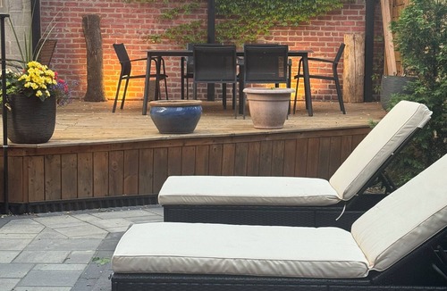 Ville-Marie Apartment | Brick Wall Beauty Stunning Terrace Spot